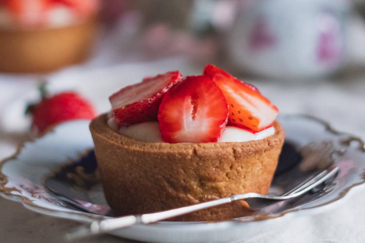 STRAWBERRY AND TRUFFLE BALSAMIC TARTS